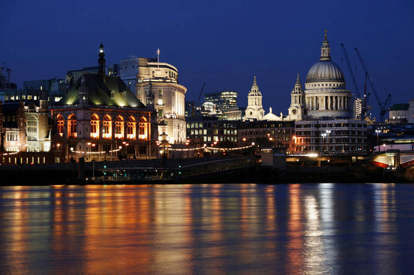 无人,横图,室外,夜晚,天际线,城市,建筑,英国,反射,光,首都,英格兰,伦敦城,泰晤士河,黄昏,摄影,照亮,照明设备,圆顶建筑,彩图,大教堂,英国国教