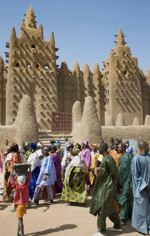 儿童,成年人,人群,竖图,彩色,建筑,日光,非洲,马里,衣服,地标建筑,社区,个性,摄影,宗教,五颜六色,色彩斑斓,泥,伊斯兰教,宗教建筑,清真寺,游行,五彩缤纷,群众,大清真寺,五彩斑斓,西非,五光十色,男人,女人,彩图,联合国教科文组织