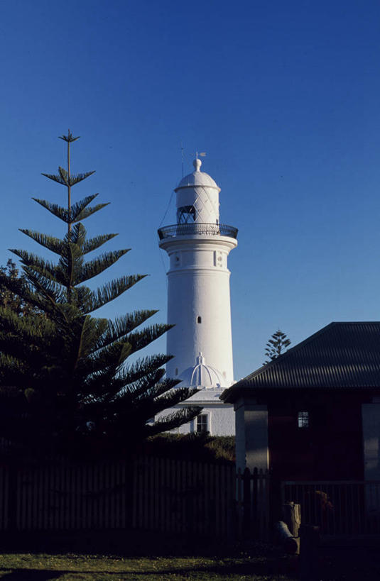 无人,竖图,室外,日落,道路,日光,澳大利亚,信息,塔,灯塔,交通,方向,树,蓝色,白色,天空,黄昏,摄影,引导,指引,大洋洲,悉尼,澳洲,悉尼港,南方大陆,澳大拉西亚,首府,澳大利亚联邦,雪梨,新州,航标,新南威尔士,新南威尔士州,杰克逊港,彩图,导航