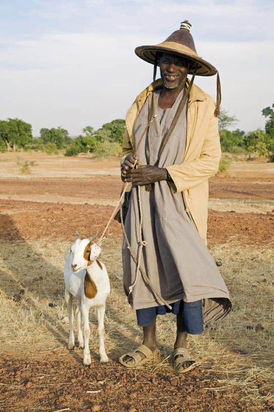 成年人,一个人,微笑,竖图,快乐,帽子,非洲,马里,仅一个男性,头饰,衣服,社区,摄影,种族,阿非利加洲,马里共和国,西非,莫普提,莫普提区,男人,彩图,传统文化,富拉尼族