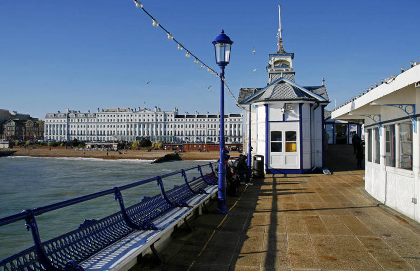 无人,码头,横图,室外,旅游,度假,海洋,水,建筑,英国,欧洲,木制,海岸线,英格兰,摄影,西欧,大不列颠,英国文化,大不列颠及北爱尔兰联合王国,大不列颠及爱尔兰联合王国,萨塞克斯,萨塞克斯郡,苏塞克斯,英吉利海峡,东萨塞克斯郡,伊斯特本,海滩,彩图,旅行,大不列颠王国,大英帝国,联合王国,日不落帝国,传统文化