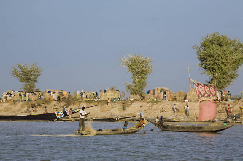 无人,横图,室外,河流,水,船,非洲,马里,尼日尔,木制,房屋,河岸,乡村,鱼类,帆,摄影,桨,住房,阿非利加洲,马里共和国,西非,莫普提,莫普提区,彩图,钓鱼,临时,暂且,暂时