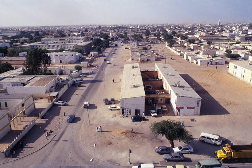 家,横图,俯视,航拍,城市,路,汽车,非洲,毛里塔尼亚,行人,房屋,城镇,巴士,交通,面包车,摄影,鸟瞰,努瓦克肖特,彩图,高角度拍摄,商用车