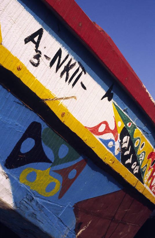 成年人,横图,室外,海洋,船,非洲,毛里塔尼亚,工作,沙子,地形,设备,物品,职业,大西洋,工业,摄影,独木舟,政府,努瓦克肖特,西非,美术工艺,男人,海滩,彩图,钓鱼