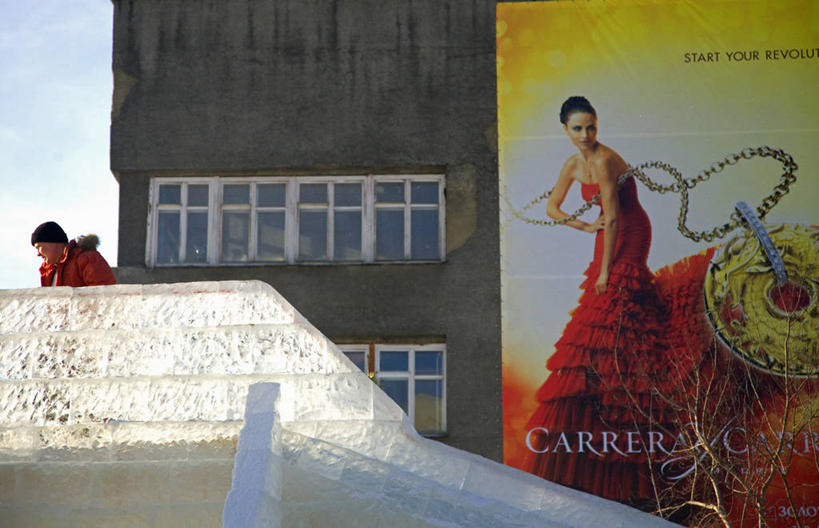 成年人,横图,建筑业,欧洲,俄罗斯,亚洲,砖,冰,冬天,广告,寒冷,摄影,块状,西伯利亚,俄联邦,俄罗斯联邦,伊尔库茨克,伊尔库茨克州,东西伯利亚,男人,女人,彩图,旅行,独联体