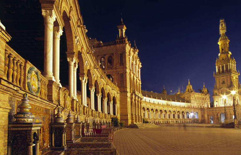 无人,广场,横图,全景,夜晚,城市,建筑,西班牙,欧洲,瓷砖,地形,风景,黄昏,地标建筑,摄影,照亮,安达路西亚,伊比利亚半岛,塞维尔,彩图,旅行,泛光灯