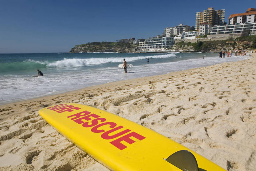 无人,横图,室外,海洋,水,澳大利亚,冲浪板,地形,黄色,红色,蓝色,天空,安全带,夏天,摄影,生活方式,协助,太平洋,急救,悉尼,监视,新南威尔士,急救包,援救,海滩,彩图,旅行,军官