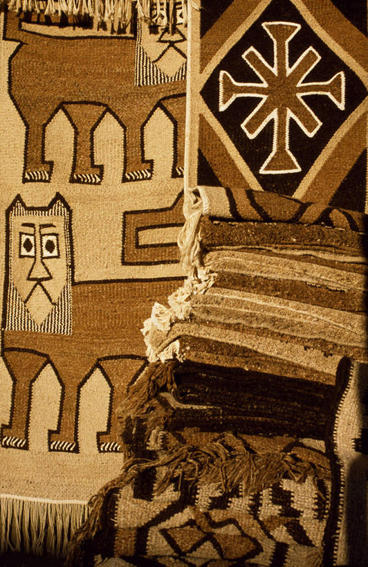 无人,竖图,消费,地毯,纺织品,非洲,埃塞俄比亚,亚的斯亚贝巴,小贩,装饰,毛毯,商品,毯子,市场,首都,货摊,纺织,垫子,温暖,摄影,华丽,修饰,点缀,创造力,手艺,贩卖,贸易,衬托,美观,雅致,雅观,工匠,彩图