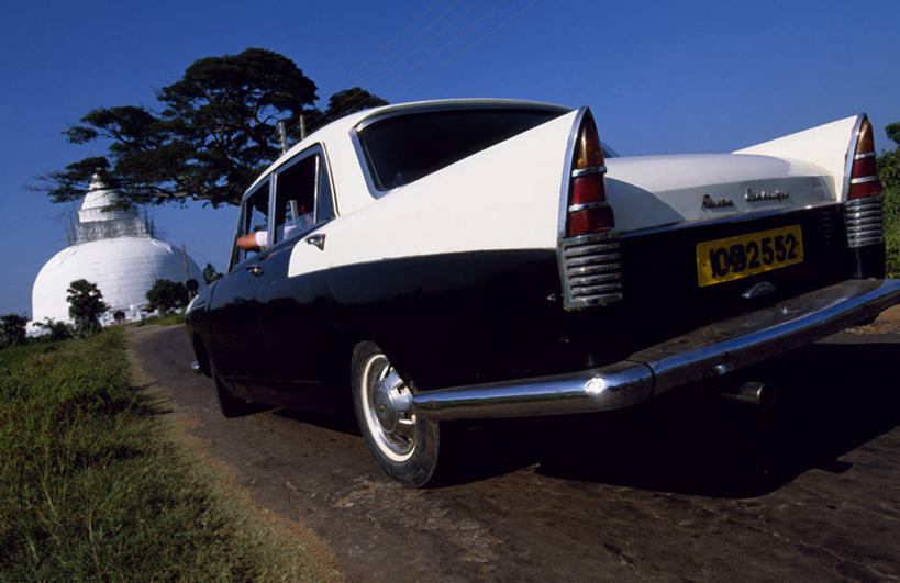 无人,横图,汽车,古董车,斯里兰卡,亚洲,地标建筑,运输,摄影,佛教,圆顶建筑,老爷车,彩图