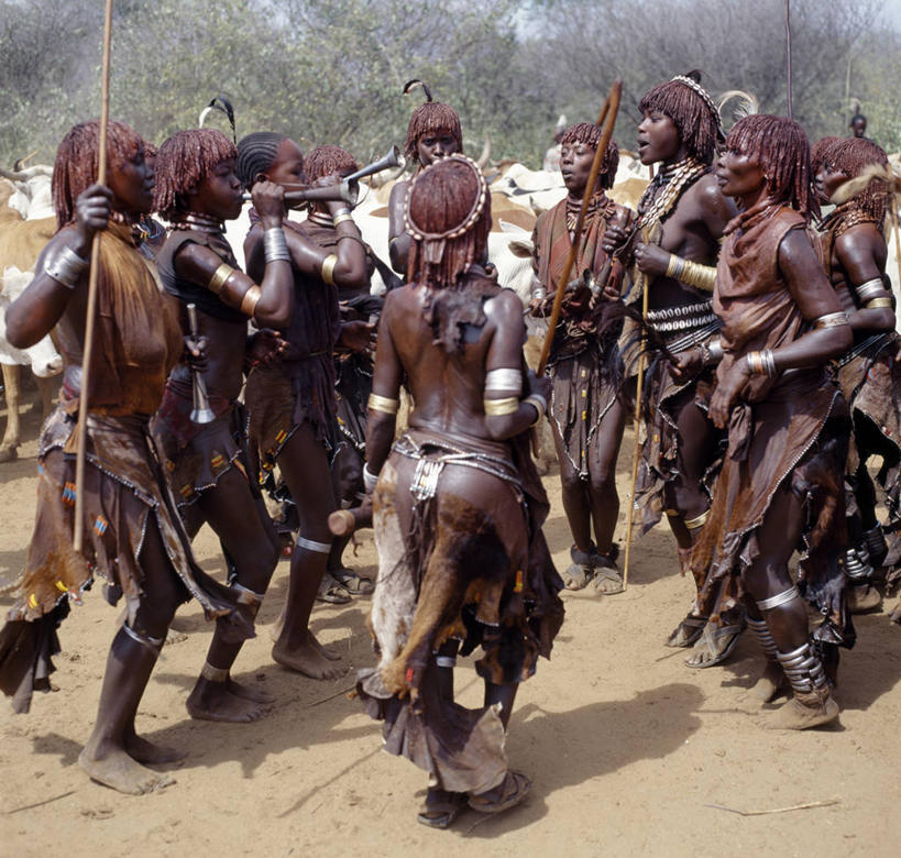 成年人,横图,裙子,非洲,埃塞俄比亚,乐器,皮革,摄影,女人,彩图,传统服装,爱,舞蹈,成人仪式