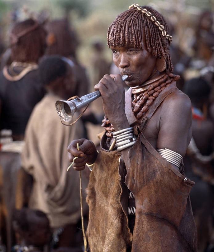 成年人,竖图,裙子,非洲,埃塞俄比亚,乐器,皮革,摄影,女人,彩图,传统服装,爱,成人仪式