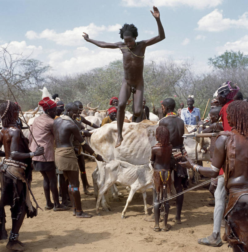 成年人,竖图,裙子,非洲,埃塞俄比亚,庆祝,皮革,市场,摄影,购买,群众,贩卖,女人,彩图,传统服装,游牧民族