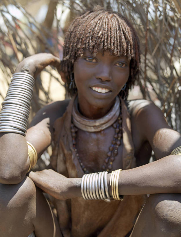 儿童,成年人,一个人,竖图,项链,非洲,埃塞俄比亚,束发带,珠子,市场,摄影,发辫,非洲文化,男孩,男人,彩图,传统服装,传统文化