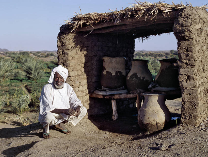 成年人,一个人,横图,室外,农业,水,尼罗河,苏丹,仅一个男性,热,饮用水,冷饮,摄影,伊斯兰教,灌溉设备,男人,彩图,独处