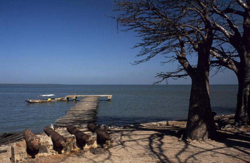 无人,码头,横图,旅游,船,非洲,冈比亚,首都,树,地标建筑,炮,武器,摄影,阿非利加洲,西非,班珠尔,冈比亚共和国,彩图,旅行