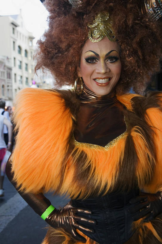 一个人,竖图,爱情,聚会,时尚,骄傲,城市,澳大利亚,狂欢节,庆祝,首都,浪漫,表演者,粉色,温暖,温馨,恩爱,恋人,摄影,和睦,图标,事件,肖像,悉尼,同性恋,游行,新南威尔士,情侣,彩图,传统服装,旅行,牛津街,伴侣,融洽,变性人