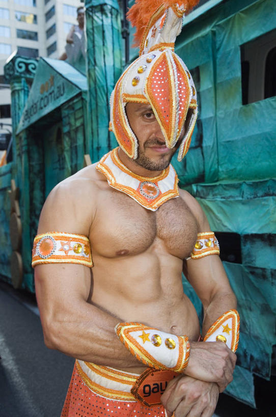 成年人,一个人,竖图,彩色,民族服装,聚会,性感,热情,骄傲,城市,澳大利亚,狂欢节,仅一个男性,士兵,服装,庆祝,首都,古典,文化,表演者,传统,衣服,粉色,摄影,服饰,五颜六色,古装,色彩斑斓,图标,事件,主题,肖像,悉尼,同性恋,游行,五彩缤纷,军事阅兵,五彩斑斓,韵味,勇士,新南威尔士,五光十色,特洛伊木马,男人,彩图,传统服装,民俗服,装扮,牛津街,变性人