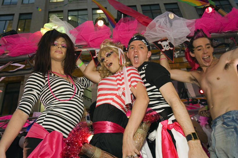 一个人,竖图,彩色,夜晚,民族服装,聚会,时尚,性感,热情,骄傲,城市,街道,澳大利亚,狂欢节,服装,庆祝,首都,古典,文化,表演者,传统,衣服,粉色,黄昏,摄影,服饰,五颜六色,古装,色彩斑斓,图标,事件,肖像,悉尼,同性恋,游行,五彩缤纷,啦啦队,五彩斑斓,韵味,新南威尔士,五光十色,舞者,彩图,传统服装,民俗服,旅行,装扮,牛津街,变性人