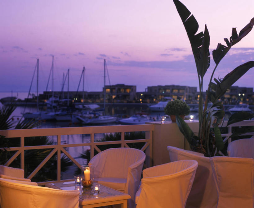 无人,酒吧,码头,横图,日光,希腊,座位,放松,摄影,生活方式,希腊文化,华贵,游艇码头,遮阳篷,彩图,海港