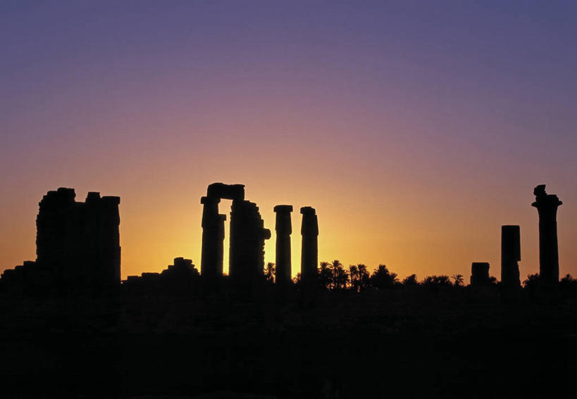 无人,寺庙,横图,日落,苏丹,柱子,废墟,红色,天空,黄昏,地标建筑,安静,放松,摄影,宁静,法老,宗教建筑,剪影,灵性,彩图