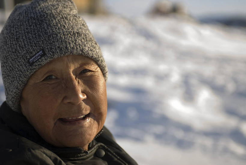 成年人,母亲,家,码头,推,横图,北极,雪,港口,木制,房屋,冰,乡村,冬天,城镇,婴儿车,社区,寒冷,运输,摄影,影棚,生活方式,雪橇,摄影棚,女人,彩图,影棚拍摄,拍摄,摆渡口,埠头,渡口,渡头,港湾,海港,货运码头,口岸,商港