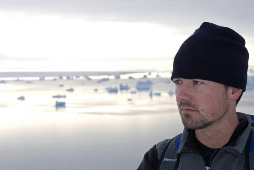 成年人,一个人,教师,导游,横图,室外,北极,海洋,水,雪,帽子,仅一个男性,冰,冬天,社区,寒冷,摄影,男人,讲师,休闲活动,彩图