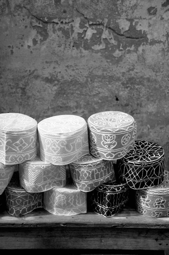 无人,竖图,黑白,帽子,刺绣,非洲,坦桑尼亚,市场,货摊,鸭舌帽,摄影,伊斯兰教,桑吉巴尔,彩图,旅行