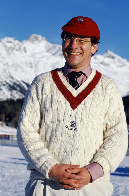 成年人,一个人,同事,微笑,竖图,室外,成功,运动,合作,团队,集体,信心,湖,雪,瑞士,仅一个男性,冰,队伍,衣服,寒冷,摄影,领导,成就,合伙,领袖,冬季运动,男人,彩图,传统文化,板球运动员