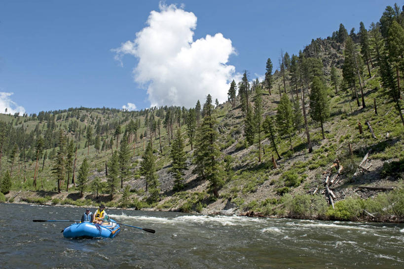 两个人,竖图,室外,旅游,度假,自由,河流,水,船,美国,极限运动,摄影,活动,漂流,桨,彩图,旅行