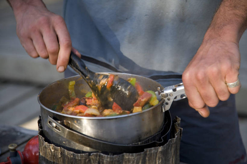 一个人,横图,室外,蔬菜,澳大利亚,食品,热,摄影,露营,塔斯马尼亚,烹调,彩图