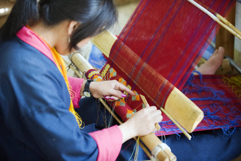 成年人,一个人,横图,旅游,不丹,亚洲,仅一个女性,线,首都,教育,纺织,摄影,手艺,织女,式样,美术工艺,廷布,女人,彩图,旅行,传统文化