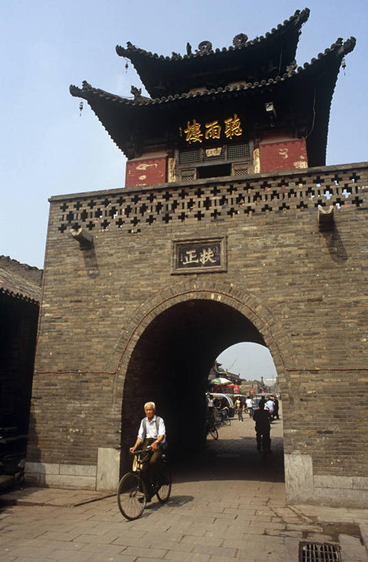 成年人,一个人,导游,博物馆,银行,竖图,探险,平遥,亚洲,仅一个男性,书法,摄影,晋中,男人,彩图,旅行,会计科目