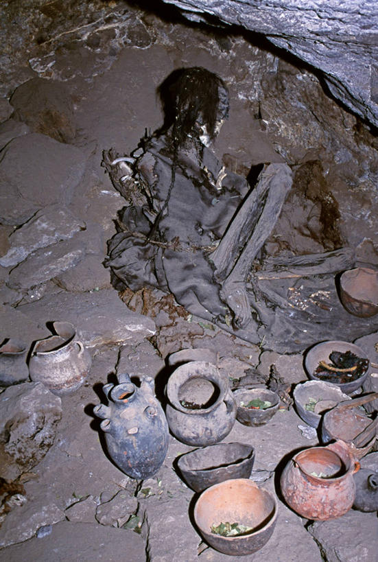 无人,竖图,花盆,玻利维亚,头骨,骨头,碗,南美,摄影,洞穴,尸体,骨架,坟墓,拉丁美洲,木乃伊,尸身,遗体,安地斯山脉,盐滩,墓穴,人工干尸,彩图,尸首