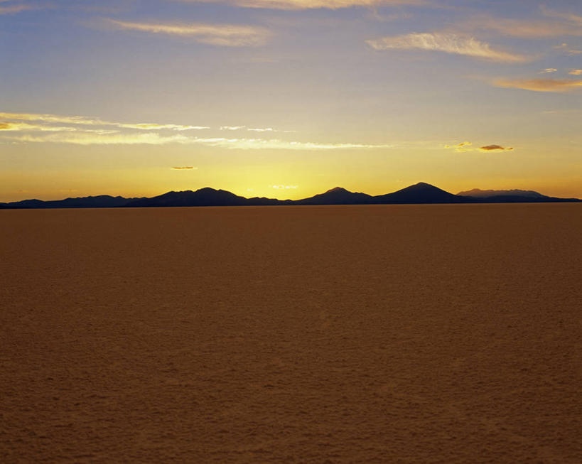 无人,横图,室外,夜晚,日落,玻利维亚,地形,云,盐,黑色,天空,黄昏,橙色,南美,摄影,宁静,拉丁美洲,比例,盐湖,安地斯山脉,地质学,盐滩,乌尤尼盐湖,彩图