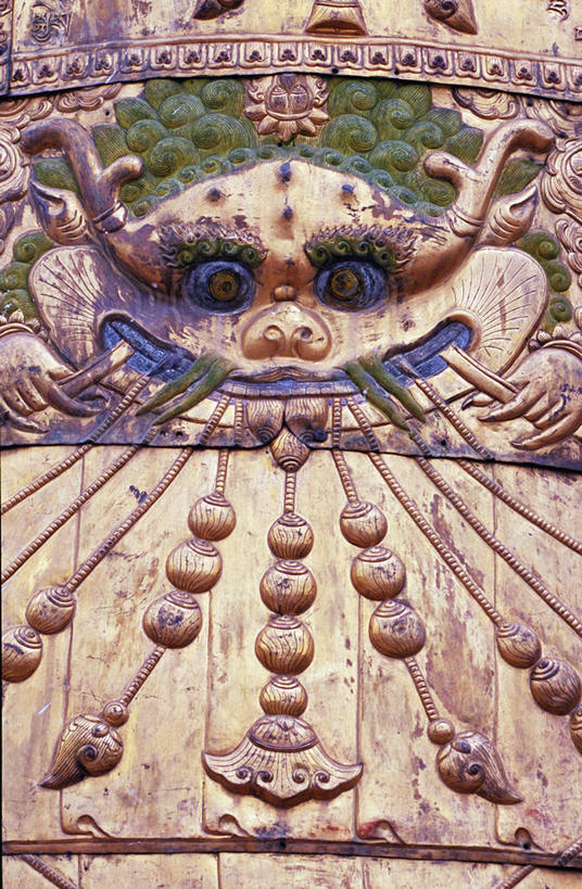 竖图,室内,建筑,中国,亚洲,首都,拉萨,摄影,宗教,佛教,神殿,中国文化,朝圣节,西藏自治区,大昭寺,灵性,僧侣,步行,彩图,朝拜者,焦油