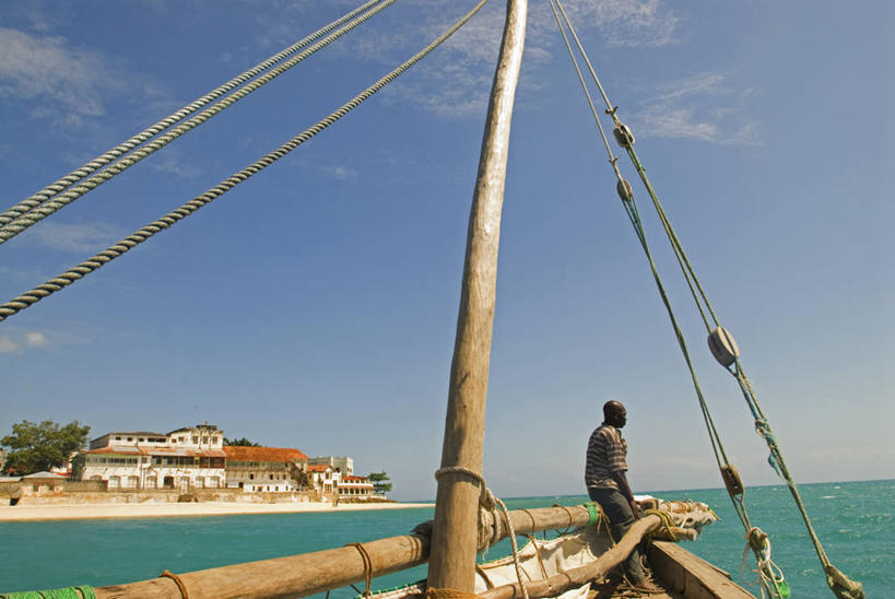 成年人,渔夫,水手,横图,室外,海洋,船,非洲,坦桑尼亚,木制,岛,蓝色,帆,运输,摄影,航海,客船,海军,东非,桑吉巴尔,男人,商人,海滩,彩图,钓鱼,旅行,传统文化