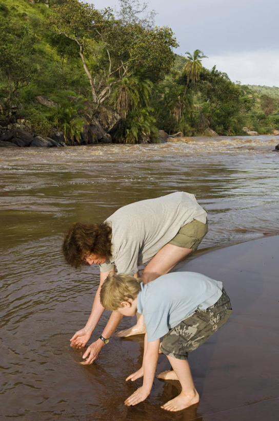 儿童,成年人,横图,室外,非洲,肯尼亚,摄影,女孩,女人,洗涤,彩图,旅行
