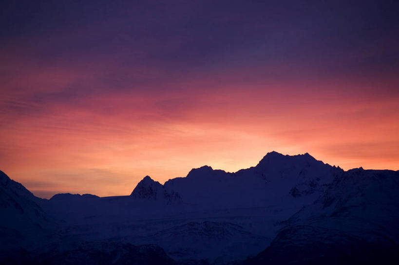 无人,横图,彩色,室外,侧面,日出,山,山脉,美国,环保,地形,山顶,黎明,红色,风景,天空,自然,摄影,能源,五颜六色,环境,色彩斑斓,回收,资源,北美,山脊,北美洲,美洲,剪影,五彩缤纷,冰河,利用,低碳,循环,阿拉斯加,阿拉斯加州,北亚美利加洲,亚美利加洲,五彩斑斓,最后的边疆,午夜阳光之地,持续,五光十色,基奈半岛,彩图,美利坚合众国,基奈,基奈山脉