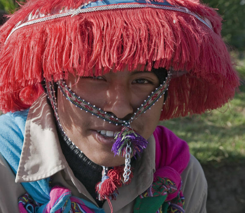 成年人,一个人,横图,室外,秘鲁,仅一个女性,放牧,高处,南美,摄影,拉丁美洲,印第安人,牧人,安地斯山脉,女人,绵羊,彩图,传统服装,旅行,传统文化