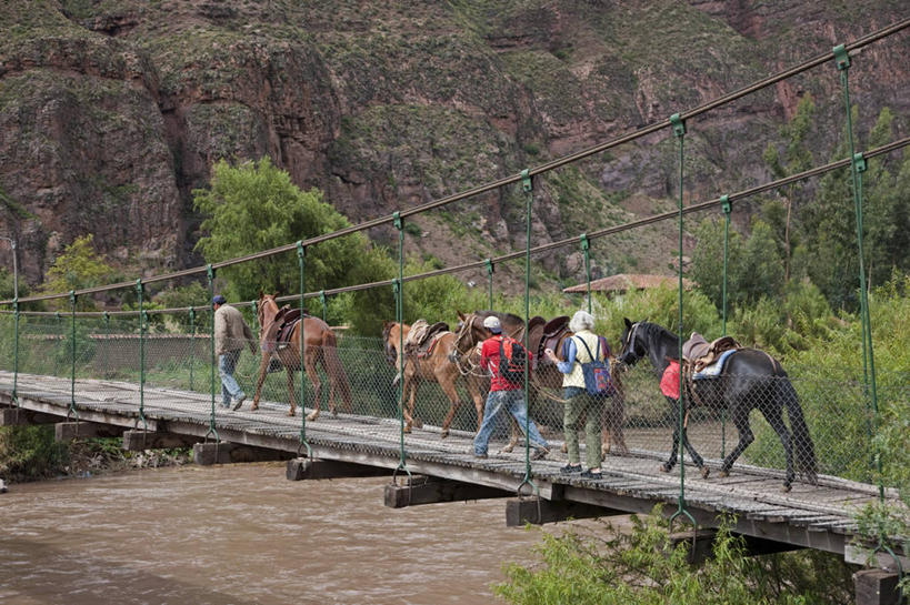 成年人,横图,彩色,旅游,秘鲁,工作,木制,纺织,工艺品,南美,摄影,五颜六色,明亮,色彩斑斓,拉丁美洲,五彩缤纷,织女,五彩斑斓,式样,技能,五光十色,织机,美术工艺,女人,彩图,传统服装,旅行,传统文化