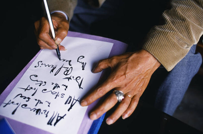 成年人,一个人,寺庙,横图,室内,越南,仅一个女性,节日,长袍,文化,宝塔,衣服,祈祷,健康,许愿,摄影,宗教,东南亚,佛教,信仰,纪念,祈求,基督教,天主教,修道院,信念,灵性,印度支那,神学院,修院,隐修院,平安,女人,修女,彩图,大叻