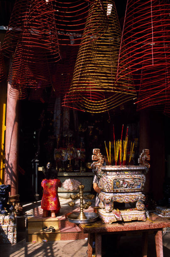 无人,寺庙,竖图,越南,堤岸,佛香,祈祷,摄影,宗教,东南亚,神殿,宗教建筑,种族,胡志明市,灵性,印度支那,彩图