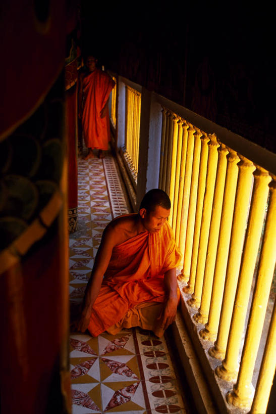 一个人,竖图,建筑,越南,门口,摄影,宗教,东南亚,佛教,宁静,种族,修道院,式样,印度支那,彩图,湄公河三角洲,传统文化