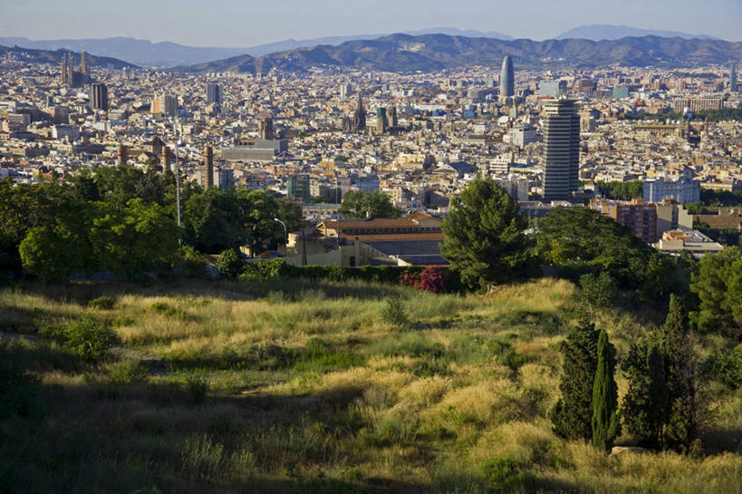 横图,室外,旅游,度假,美景,山,城市风光,城市,建筑,西班牙,欧洲,巴塞罗那,行人,游客,游人,景观,娱乐,路人,旅客,享受,休闲,景色,放松,摄影,加泰隆尼亚,蒙特瑞克山,过客,彩图,旅行,海港