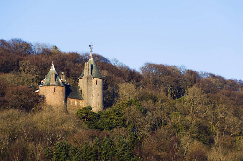 无人,横图,室外,童话故事,森林,树林,建筑,英国,欧洲,城堡,塔,首都,历史,树,蓝色,天空,摄影,威尔士,加的夫,彩图