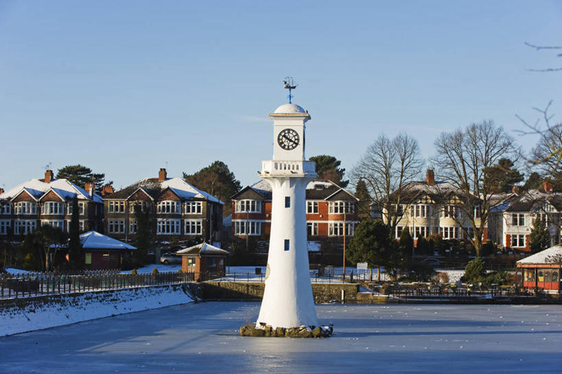 成年人,两个人,竖图,室外,旅游,度假,英国,欧洲,行人,游客,游人,城镇,路人,旅客,摄影,西欧,要塞,大不列颠,威尔士,大不列颠及北爱尔兰联合王国,大不列颠及爱尔兰联合王国,威尔士公国,异性恋,过客,康威城堡,爱德华一世,男人,女人,彩图,康威自治市,大不列颠王国,大英帝国,联合王国,日不落帝国,伴侣,斯诺登峰,北威尔士