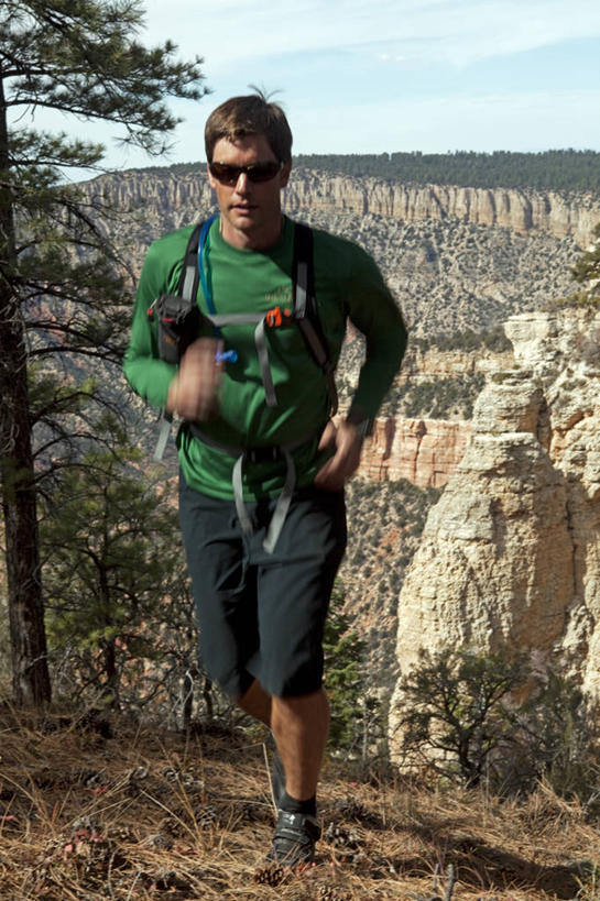 一个人,跑,竖图,室外,锻炼,运动,美国,大峡谷,摄影,亚利桑那,国家公园,大峡谷国家公园,冒险,彩图,旅行