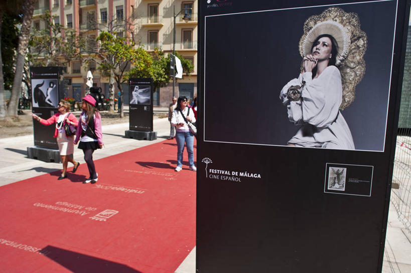 横图,室外,旅游,旅途,地毯,西班牙,欧洲,行人,游客,游人,路人,旅客,摄影,生活方式,展览,拜访,安达路西亚,马拉加省,过客,休闲活动,彩图,旅行