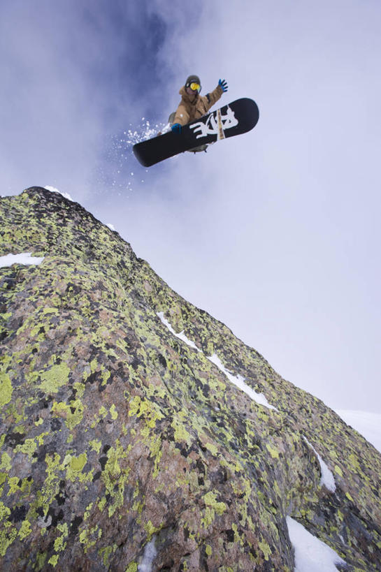 一个人,竖图,室外,旅游,度假,兴奋,运动,美景,法国,欧洲,阿尔卑斯山,景观,娱乐,极限运动,刺激,自然,享受,休闲,景色,放松,摄影,活动,迅速,滑雪板,自然风光,特技,阿尔卑斯山脉,霞慕尼,冒险,岩石,彩图