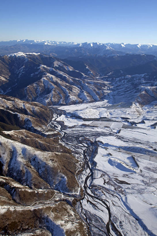 无人,横图,室外,旅游,热情,海洋,植物,建筑,酒店,希腊,欧洲,房屋,岛,悬崖,城镇,花,白色,风景,陡峭,摄影,住房,基克拉迪群岛,圣托里尼岛,地中海文化,希腊文化,发展,希腊共和国,思念,火把莲,火炬百合,火炬花,基克拉泽斯群岛,海滩,彩图,旅行,剑叶兰,海上运输